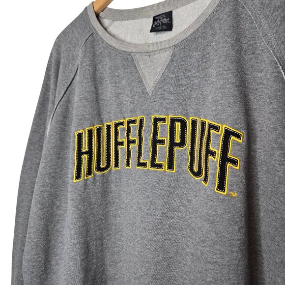 Harry Potter Hufflepuff Sweat Shirt Heather Grey Crest Patch Spell Out 2XL - Picture 3 of 6